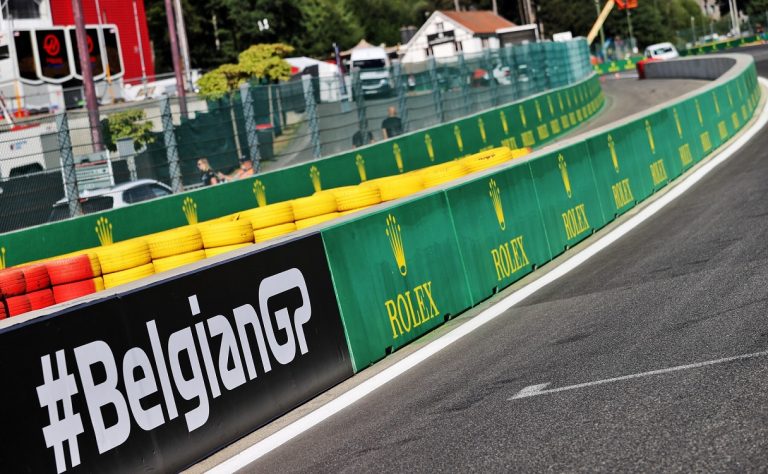 Пирели предвидува трка со една промена на гуми